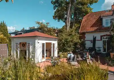 gartenhaus-sunshine-iso-mit-grosser-falttur-258842-S1-1-00004-0-1000x700