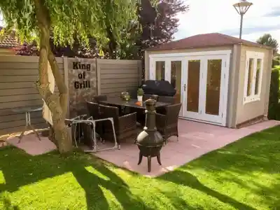 gartenhaus-summertime-40-mit-grosser-falttur-258212-L1-1-00039-0-1000x750